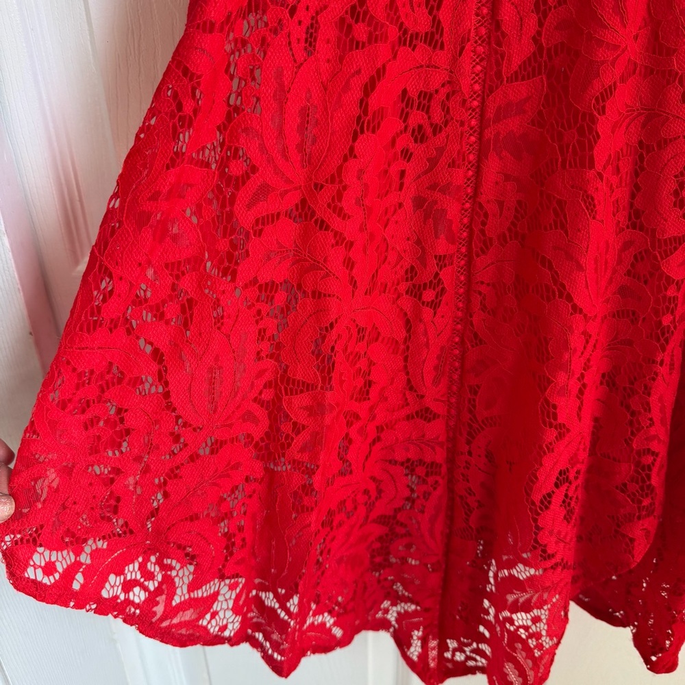 HP🌸 NWT Taylor Red Lace Sleeveless Midi dress size 6 - Picture 5 of 15
